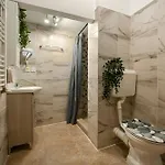 Apartment Old Town Charm - Modern & Comfortable In The Heart Of The