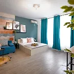 Apartment Old Town Charm - Modern & Comfortable In The Heart Of The
