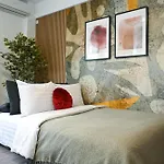 Old Town Charm - Modern & Comfortable In The Heart Of The Apartment Bukarest