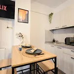 Appartement Old Town Charm - Modern & Comfortable In The Heart Of The *