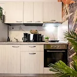 Appartement Old Town Charm - Modern & Comfortable In The Heart Of The *