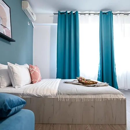 Old Town Charm - Modern & Comfortable In The Heart Of The
