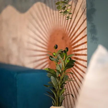 Old Town Charm - Modern & Comfortable In The Heart Of The *