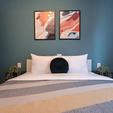 Old Town Charm - Modern & Comfortable In The Heart Of The *