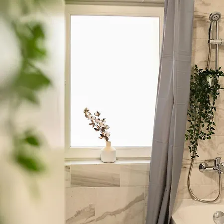 Apartmán Old Town Charm - Modern & Comfortable In The Heart Of The Bukurešť