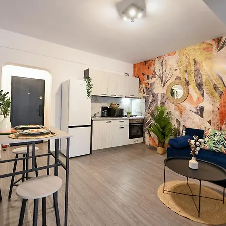 Old Town Charm - Modern & Comfortable In The Heart Of The
