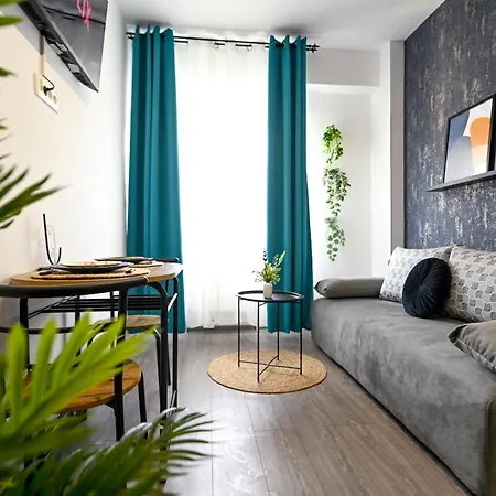 Old Town Charm - Modern & Comfortable In The Heart Of The Apartman *